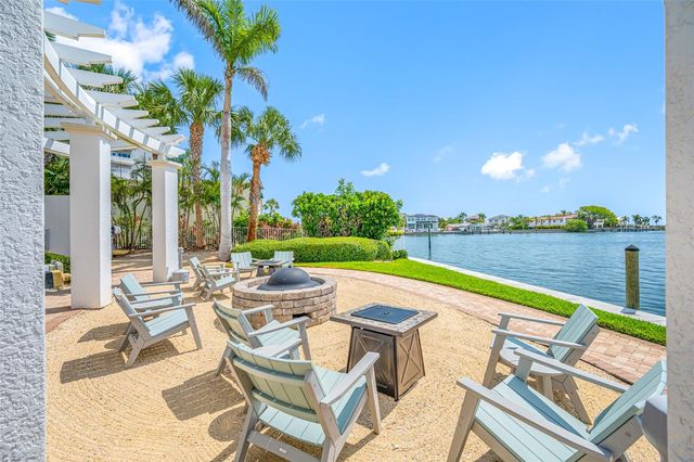 1325 SNELL ISLE BOULEVARD NE 810, St Petersburg, FL 33704