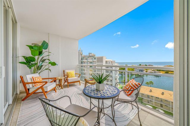 1325 SNELL ISLE BOULEVARD NE 810, St Petersburg, FL 33704