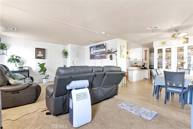 22325 US Highway 18 79, Apple Valley, CA 92307