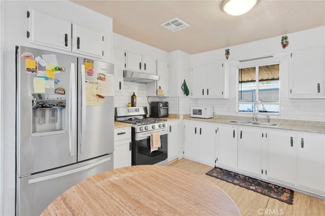 22325 US Highway 18 79, Apple Valley, CA 92307