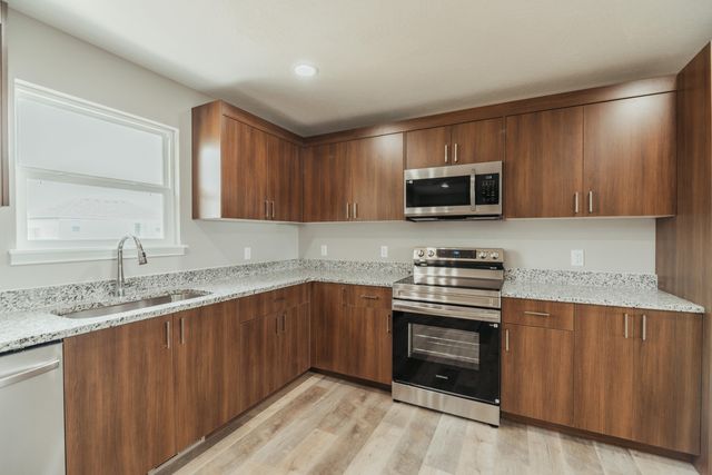 1217 E Macon Street, Republic, MO 65738