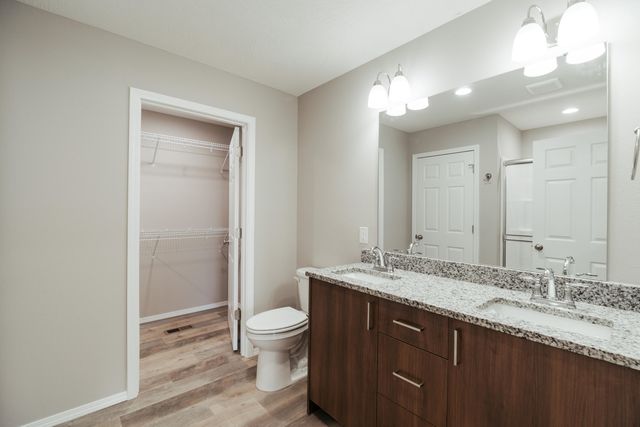 1217 E Macon Street, Republic, MO 65738