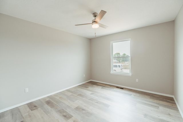 1217 E Macon Street, Republic, MO 65738