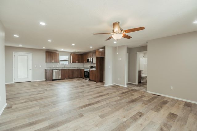 1217 E Macon Street, Republic, MO 65738