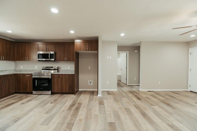 1217 E Macon Street, Republic, MO 65738