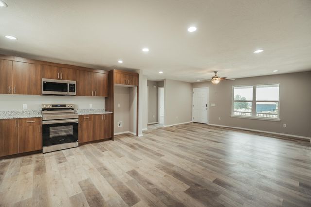 1217 E Macon Street, Republic, MO 65738