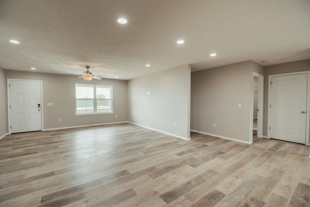 1217 E Macon Street, Republic, MO 65738