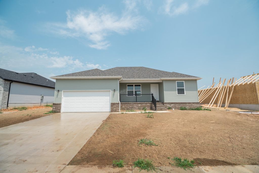 1217 E Macon Street, Republic, MO 65738