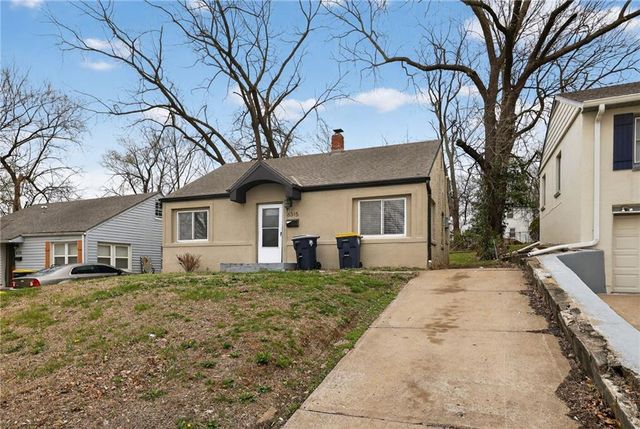 6315 S Benton Avenue, Kansas City, MO 64132