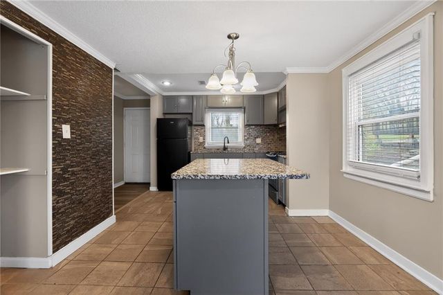 6315 S Benton Avenue, Kansas City, MO 64132