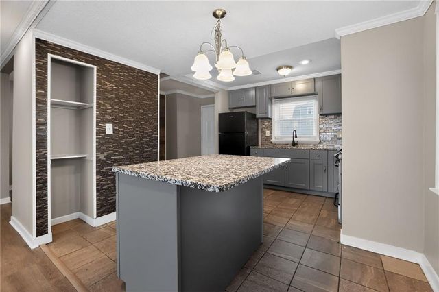 6315 S Benton Avenue, Kansas City, MO 64132