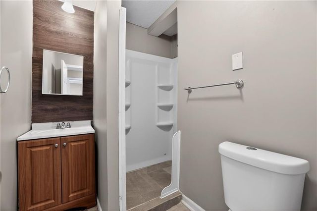 6315 S Benton Avenue, Kansas City, MO 64132