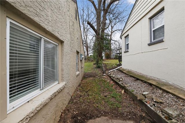 6315 S Benton Avenue, Kansas City, MO 64132