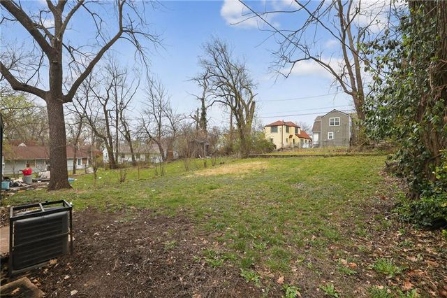 6315 S Benton Avenue, Kansas City, MO 64132