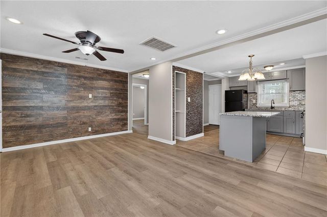 6315 S Benton Avenue, Kansas City, MO 64132