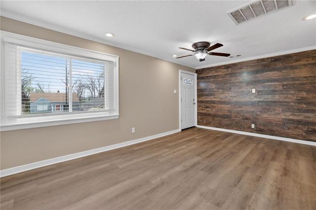 6315 S Benton Avenue, Kansas City, MO 64132