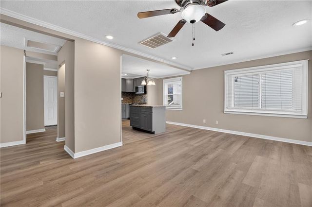 6315 S Benton Avenue, Kansas City, MO 64132