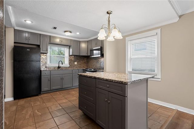 6315 S Benton Avenue, Kansas City, MO 64132