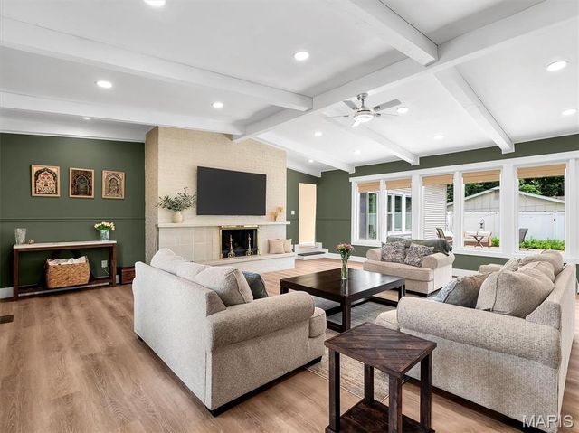 22 La Gorce Drive, Chesterfield, MO 63017