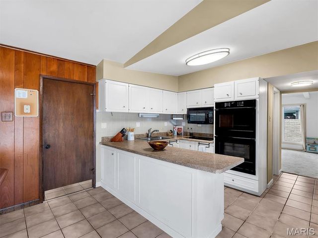 22 La Gorce Drive, Chesterfield, MO 63017