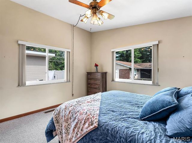22 La Gorce Drive, Chesterfield, MO 63017