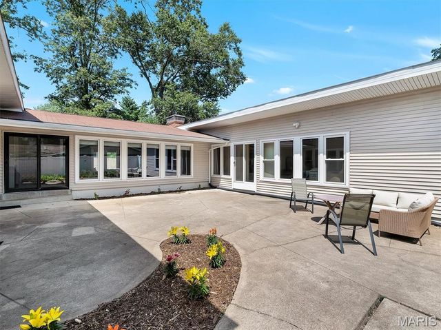 22 La Gorce Drive, Chesterfield, MO 63017