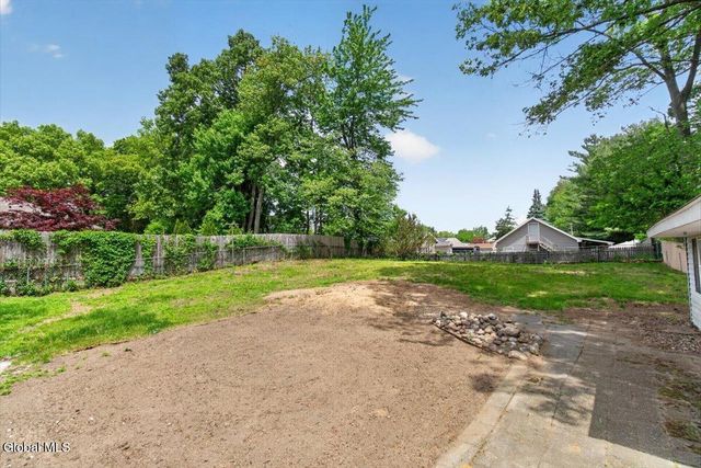 12 Winifred Drive, Colonie, NY 12205