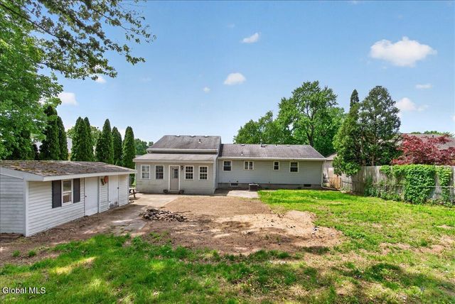12 Winifred Drive, Colonie, NY 12205