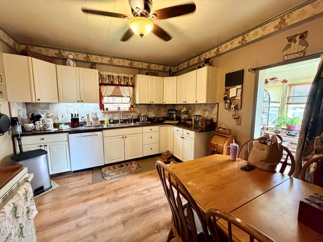 11 Court Street, Johnstown, NY 12095