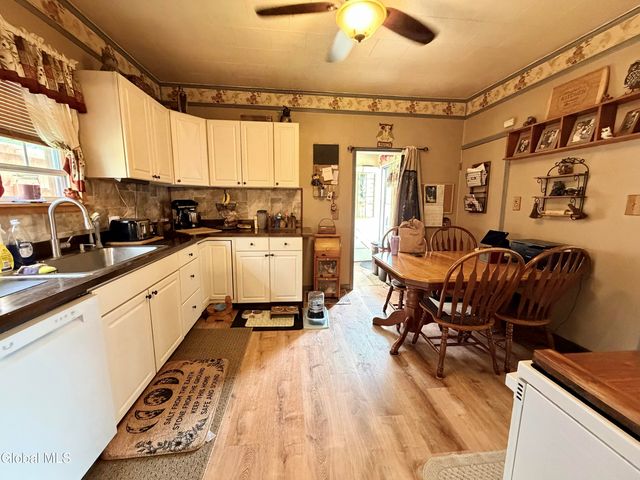 11 Court Street, Johnstown, NY 12095