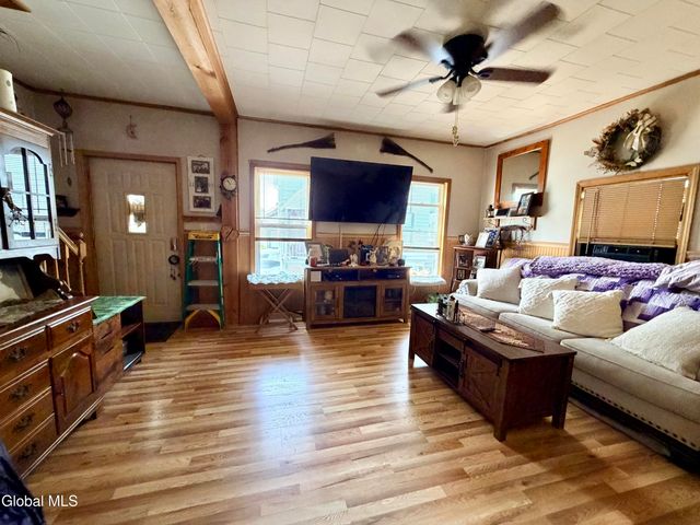 11 Court Street, Johnstown, NY 12095