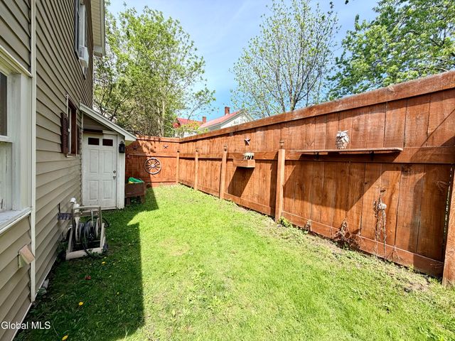 11 Court Street, Johnstown, NY 12095