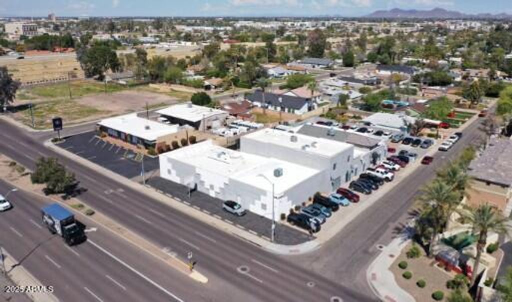 1890 E Indian School Road, Phoenix, AZ 85016 — exterior