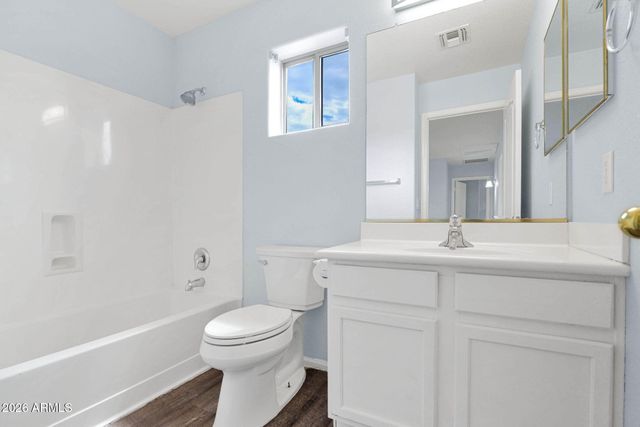 2521 W RED FOX Road, Phoenix, AZ 85085