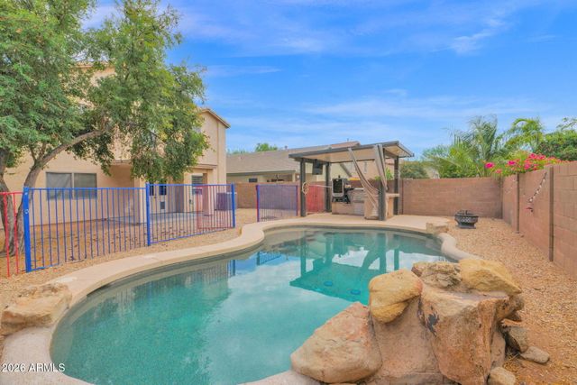 2521 W RED FOX Road, Phoenix, AZ 85085