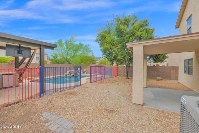 2521 W RED FOX Road, Phoenix, AZ 85085