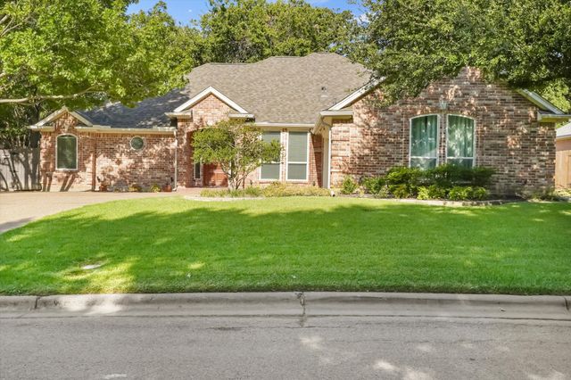 2817 Naples Drive, Hurst, TX 76054