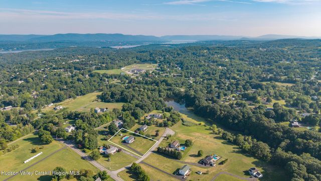 3 Mill Pond Road, Marlboro, NY 12542