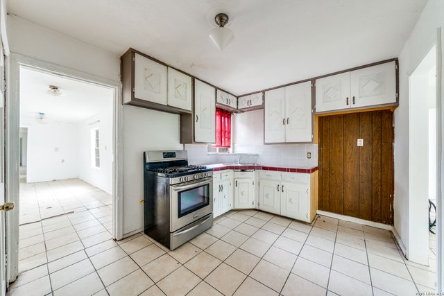 853 HOLMGREEN RD, San Antonio, TX 78220