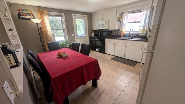 9 Summit Ave, Saugus, MA 01906