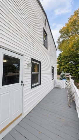9 Summit Ave, Saugus, MA 01906