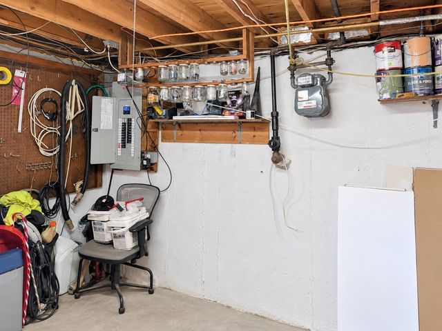 9 Summit Ave, Saugus, MA 01906