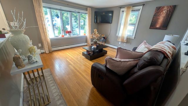 9 Summit Ave, Saugus, MA 01906