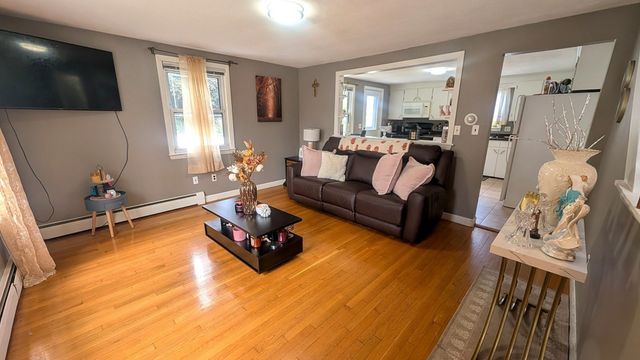 9 Summit Ave, Saugus, MA 01906