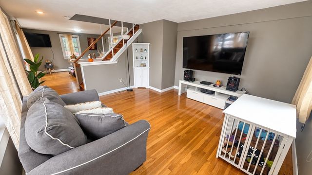 9 Summit Ave, Saugus, MA 01906