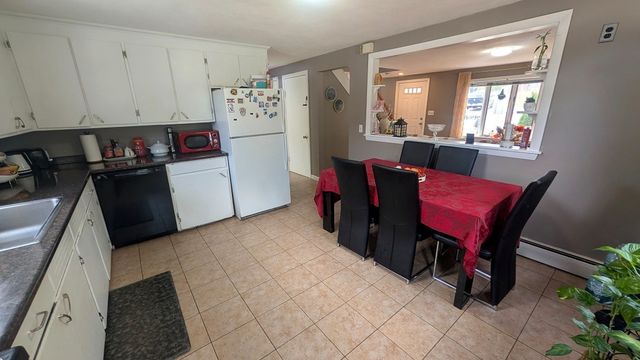9 Summit Ave, Saugus, MA 01906