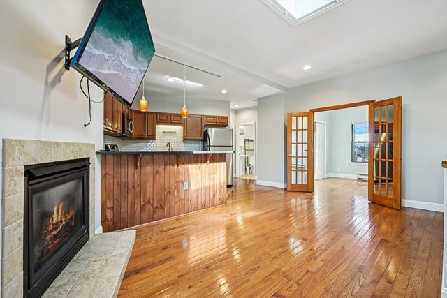 1 Pembroke St 1D, Chelsea, MA 02150