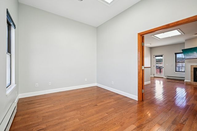 1 Pembroke St 1D, Chelsea, MA 02150