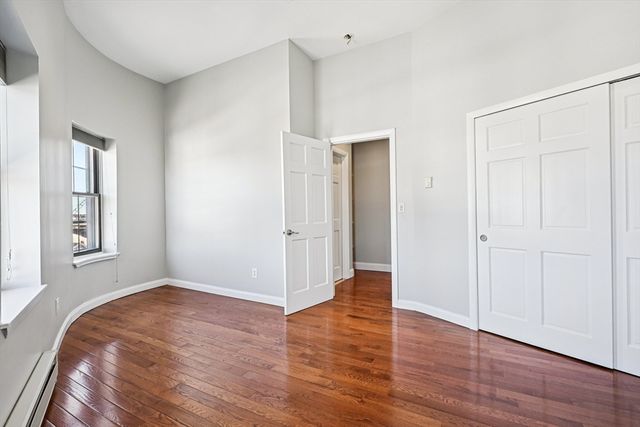 1 Pembroke St 1D, Chelsea, MA 02150