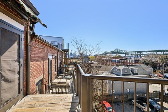 1 Pembroke St 1D, Chelsea, MA 02150